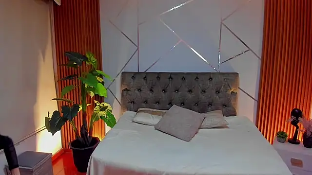 Coralinnee_'s cam snapshot