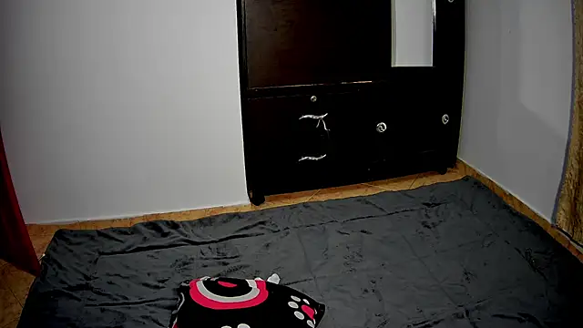 Nicolas_And_Alexa's cam snapshot