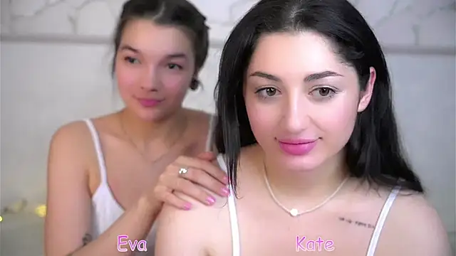 CorinnaSuttie's cam snapshot