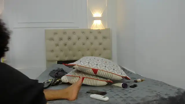 charlotte_dante212's cam snapshot