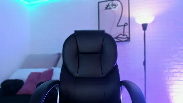 lucy_neil's cam snapshot