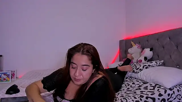 naive_natty10's cam snapshot