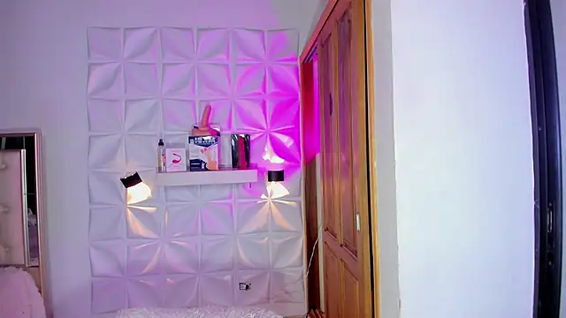 Violett_Divine live sex cam