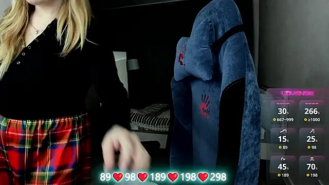 Olivia_Munk's cam snapshot