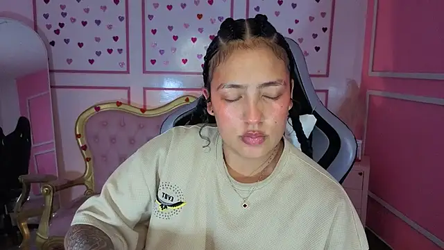 tamara_brown_t's cam snapshot