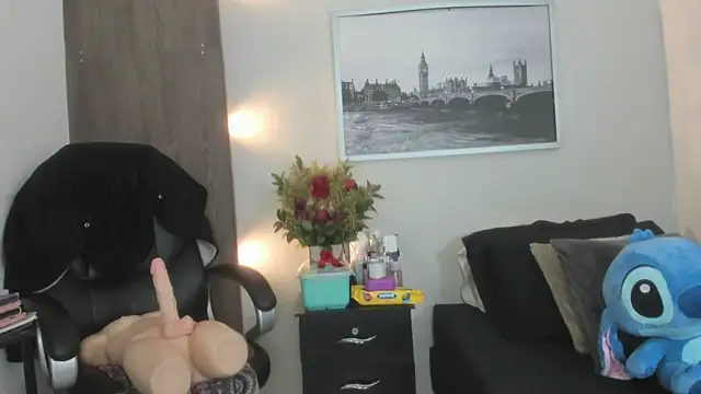 Cheryl_JONES's cam snapshot