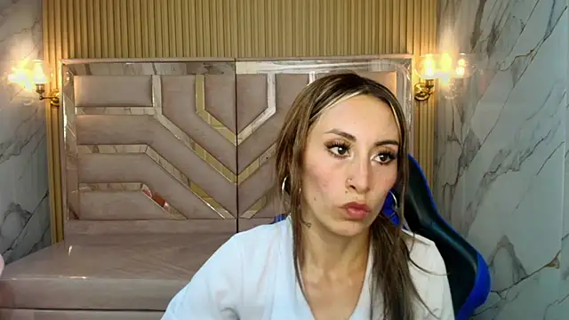 katalina_r_'s cam snapshot