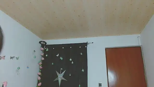 ella_peck's cam snapshot