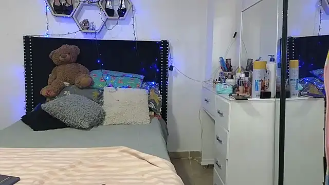 charlotte_077's cam snapshot