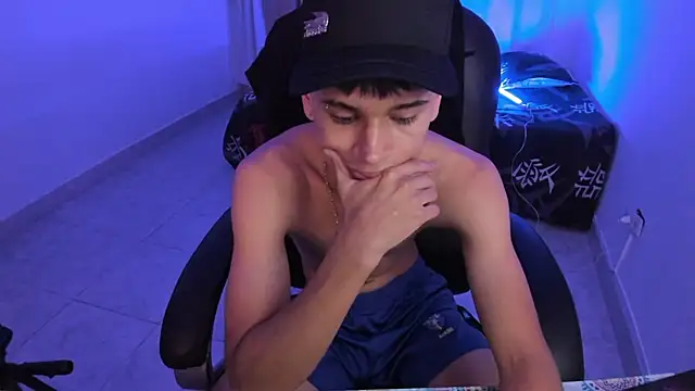 Aron_Boyy's cam snapshot