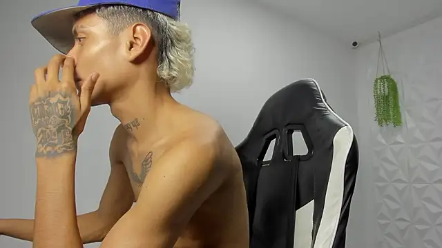 lunay_bigcock420's cam snapshot