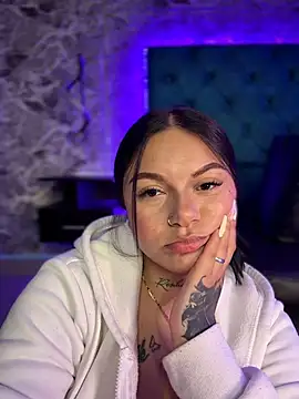 Megaan__More's cam snapshot