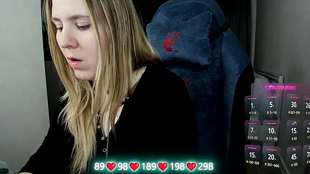 Olivia_Munk's cam snapshot