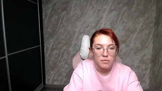 Reginasmilee's cam snapshot