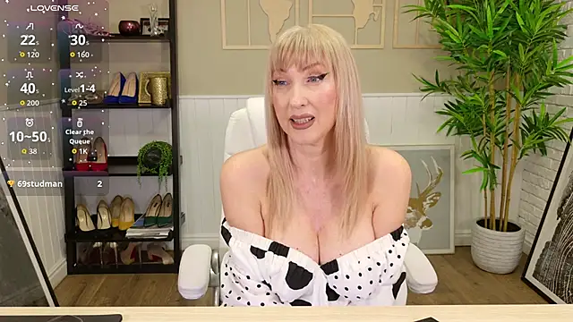 LadyLeea's cam snapshot