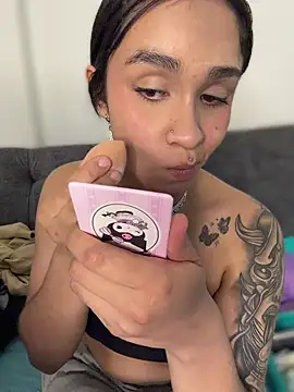 Isabella-Teen's cam snapshot