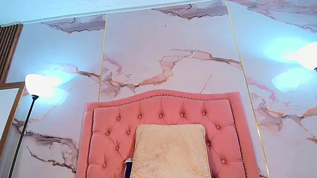 AlyaThompson's cam snapshot