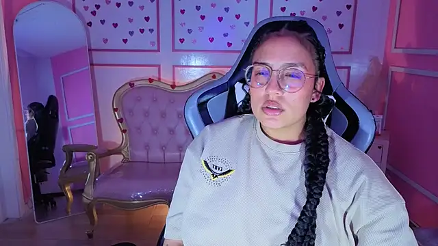 tamara_brown_t's cam snapshot