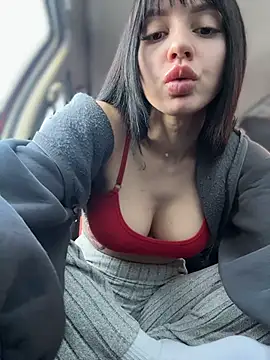 JulliaVegas live sex cam