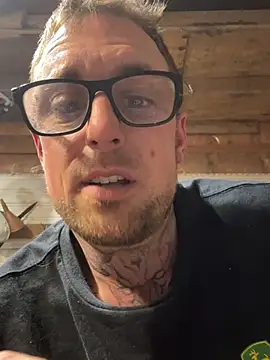 WIDBIGWHITECOCK live sex cam