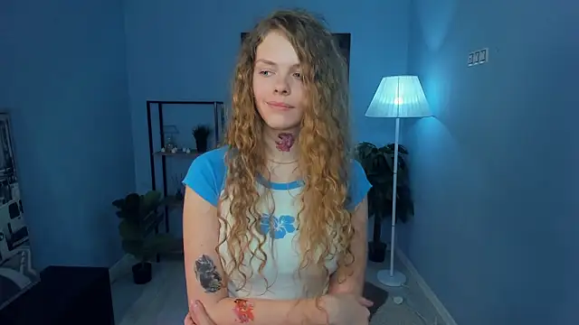 RayaNenlia's cam snapshot