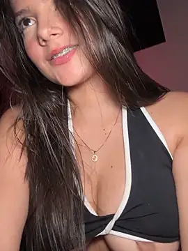 EmmiiGlow's cam snapshot