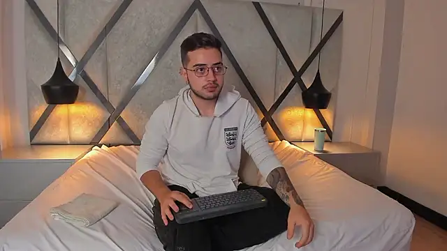 Ethan_Greys's cam snapshot