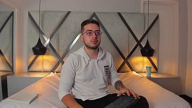 Ethan_Greys's cam snapshot