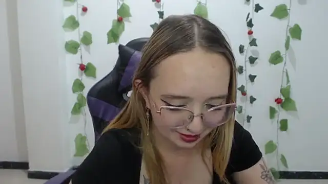 Liaroberts1's cam snapshot