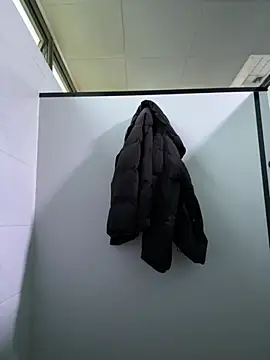 so-linger live sex cam