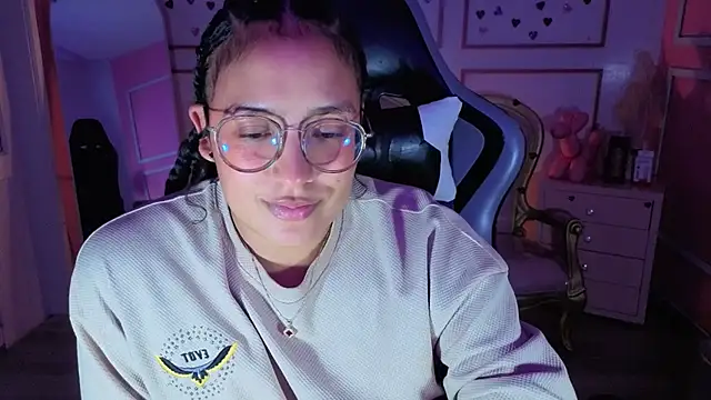 tamara_brown_t's cam snapshot