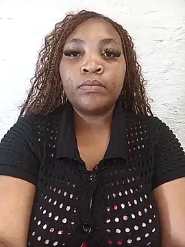 BeverlyQueen14 live sex cam