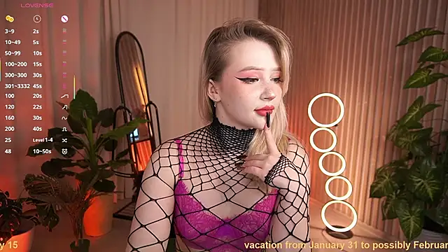 LauraWifeness's cam snapshot