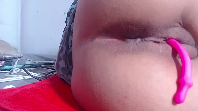 nextdoor_fantasy1's cam snapshot