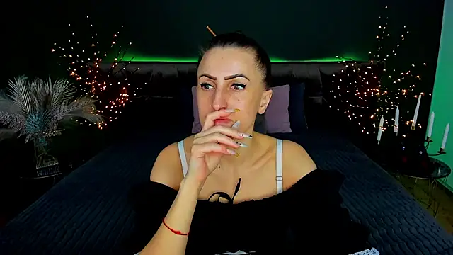 Rebecca_Diamond's cam snapshot