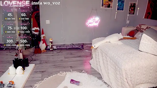 Careful_i_bite's cam snapshot