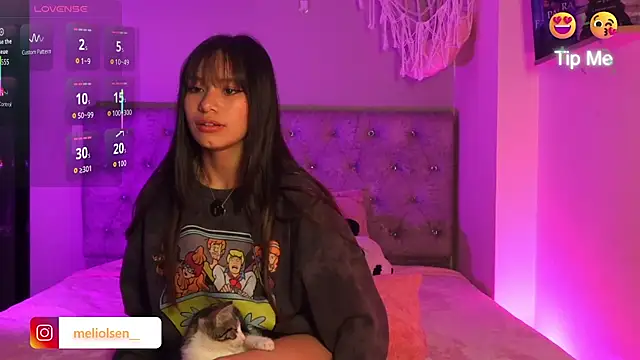 Alisha_Olsen_'s cam snapshot