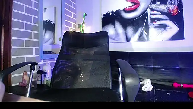 Kityy_cum18's cam snapshot