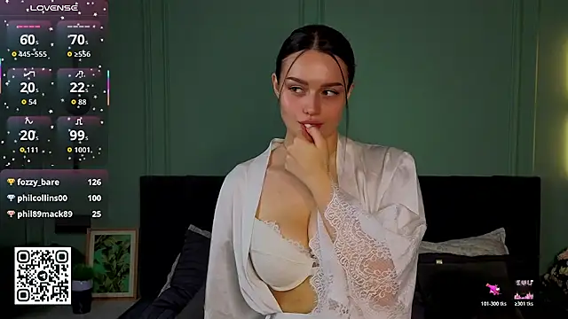 Violet_Johnsonn's cam snapshot