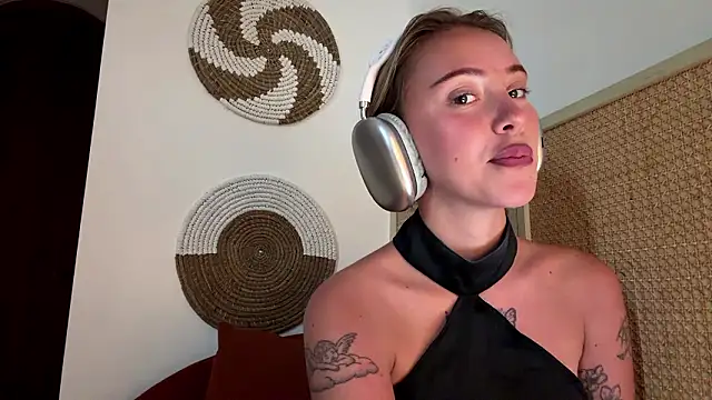 MartinaDeoliveira's cam snapshot