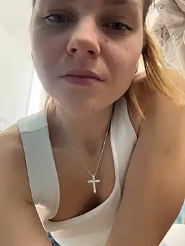 ValenciaShock live sex cam