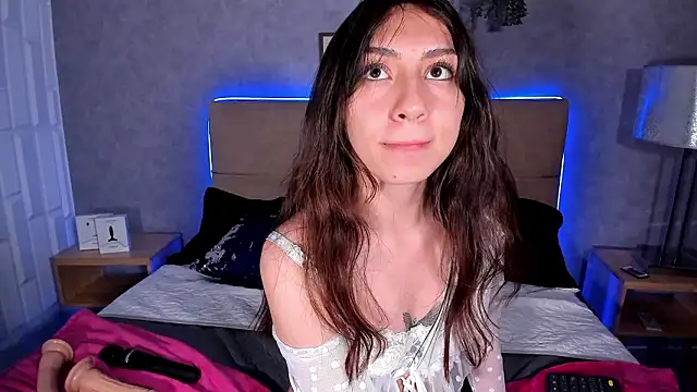 LuluBeerry's cam snapshot