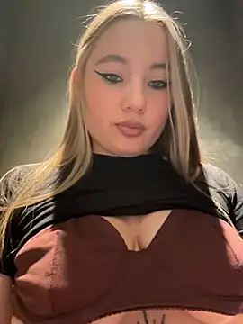 VineraSweet's cam snapshot