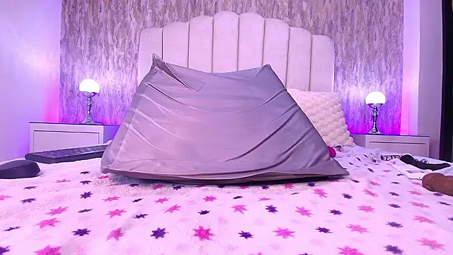 raven_lilith_'s cam snapshot