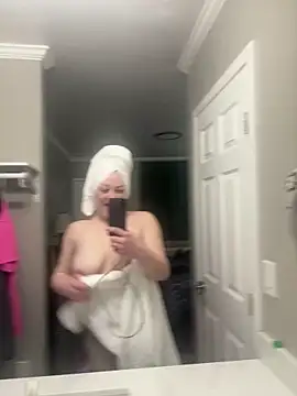 kAyLa_gUrL's cam snapshot