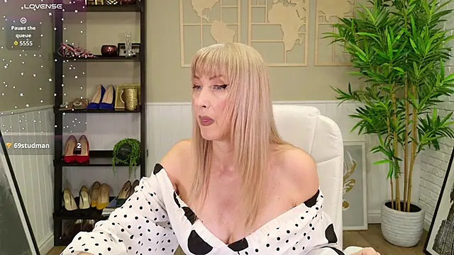 LadyLeea's cam snapshot