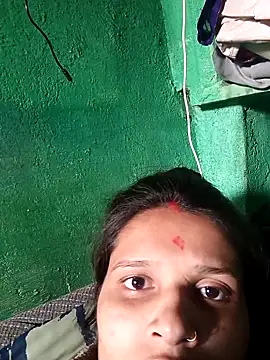 Hoty_girl_143's cam snapshot