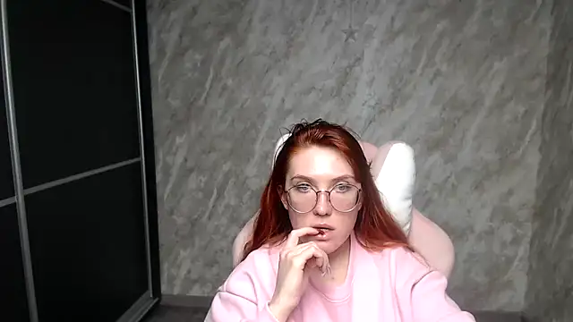 Reginasmilee's cam snapshot