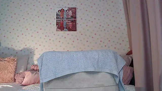 little_paw_'s cam snapshot