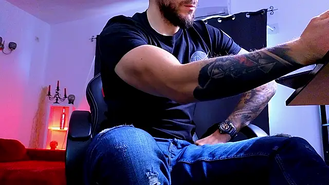 MightyAaron66's cam snapshot